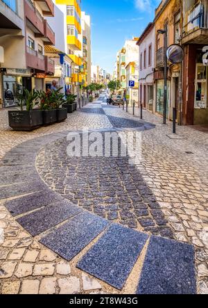 Rue Direita ou rue Direita à Portimao dans le district de Faro de l'Algarve au Portugal Banque D'Images