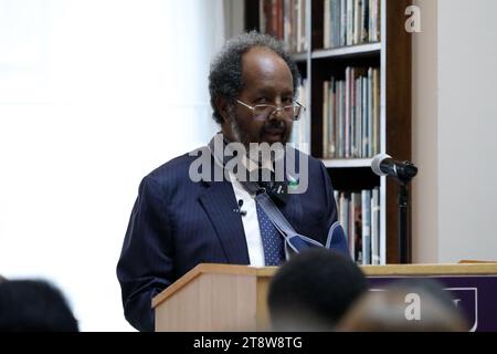 Londres, Royaume-Uni. 21 novembre 2023. Le président somalien Hassan Sheikh Mohamud prononce un discours sur la bataille de son pays contre les militants d’Al-Shabaab devant le groupe de réflexion sur la défense le Royal United Services Institute (RUSI). Crédit : Dominic Dudley/Alamy Live News Banque D'Images