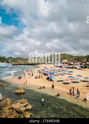 Vue sur le paysage de Drini Beach, Gunung Kidul, Yogyakarta, Indonésie Banque D'Images