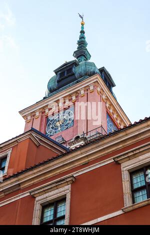 Divers détails architecturaux trouvés sur certains bâtiments à Varsovie, Pologne Banque D'Images