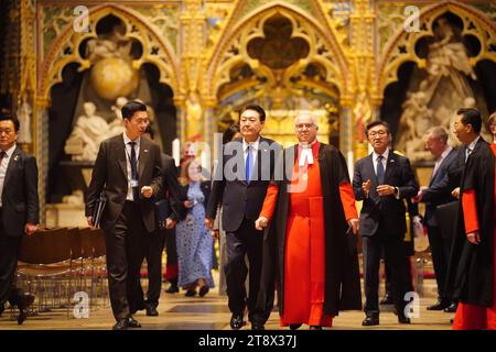 Président de la Corée du Sud Yoon Suk Yeol lors d'une visite à l'abbaye de Westminster, Londres, le premier jour de la visite d'État au Royaume-Uni. Date de la photo : mardi 21 novembre 2023. Banque D'Images