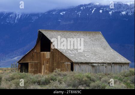 River Ranch grange, été lac de faune, de l'Oregon Outback Scenic Byway, Oregon Banque D'Images