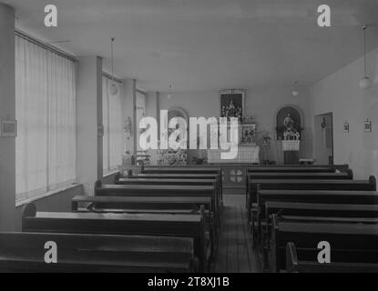 Chapelle de Karl-Marx-Hof (19e, Heiligenstädter Straße 82-89), vue sur l'autel, Martin Gerlach jun. (1879-1944), photographe, date vers 1936, verre, négatif, hauteur 17,8 cm, largeur 23,8 cm, architecture, bâtiment municipal, appartements municipaux, Vienne Rouge, 19e arrondissement : Döbling, chapelle (intérieur de la maison), autel, Karl-Marx-Hof, immeuble de faible hauteur, immeuble résidentiel, la collection Vienne Banque D'Images