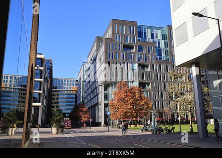 Nouveau bâtiment phare du siège social de Google DeepMind, détenu par Alphabet, la société d'IA, sur Handyside Street dans le quartier du savoir à Kings Cross, Londres. Banque D'Images