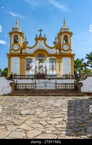 Rues de la ville de Tiradentes - Église Saint Antoine, Minas Gerais, Brésil Banque D'Images