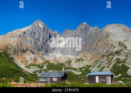 2023-10-18, maison au sommet de la montagne lomnicky stit, Tatranska Lomnica Slovaquie Banque D'Images
