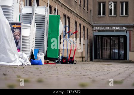 Campus der Demokratie auf dem ehemaligen Gelände der Staatssicherheit in Berlin-Lichtenberg Auf dem ehemaligen Gelände der Hauptverwaltung der Staatssicherheit in Berlin-Lichtenberg entsteht der Campus für Demokratie Berlin-Lichtenberg Berlin Deutschland *** Campus de la démocratie sur l'ancien site de la sécurité de l'Etat à Berlin Lichtenberg Berlin Allemagne est construit sur l'ancien site du siège de la sécurité d'Etat à Berlin Lichtenberg crédit : Imago/Alamy Live News Banque D'Images