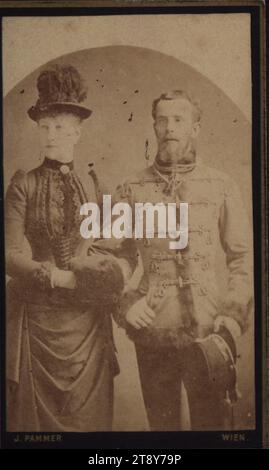 Prince héritier Rodolphe d'Autriche-Hongrie (1858-1889) et Princesse héritière Stefanie, Josef Pammer, photographe, date vers 1881, support carton, papier albumen, Untersatzkarton 10, 4×6, 3 cm, Habsbourg, aristocratie, portrait, homme, femme, robe, robe, Prince héritier Rodolphe d'Autriche-Hongrie, Stéphanie de Belgique, la collection de Vienne Banque D'Images