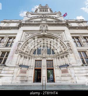 Façade de l'entrée principale du Victoria and Albert Museum à Londres, le plus grand musée d'art appliqué (arts décoratifs et design) au monde. Nommé AFT Banque D'Images