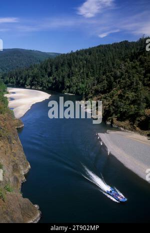 Canyon de Rogue River avec jetboat, rivière Rogue Wild & Scenic, forêt nationale de Siskiyou, Oregon Banque D'Images