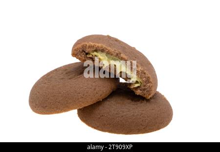 biscuits à la crème de noisette isolé sur fond blanc Banque D'Images