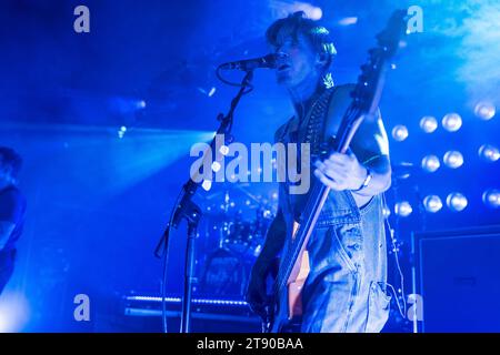 Nottingham, Royaume-Uni le 21 novembre 2023, Dougie Poynter de McFly se produit à Nottingham à Rock City dans le cadre de la tournée britannique Credit : Paul Smith / Alamy Live News Banque D'Images