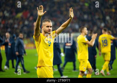 Bucarest, Roumanie. 22 novembre 2023.George Puscas de Roumanie célébrant le match de football du Groupe I entre la Roumanie et la Suisse lors de l'UEFA Euro 2024, qualifications européennes, le 21 novembre 2023 à l'Arena Nationala de Bucarest, Roumanie - photo Mihnea Tatu/DPPI crédit : DPPI Media/Alamy Live News Banque D'Images