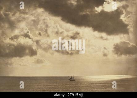 Brigadier sur l'eau, 1856, Gustave le Gray, français, 1820-1882, 10 1/8 x 14 15/16 po (25,72 x 37,94 cm) (image, rognée)20 1/4 x 25 15/16 pouces (51,44 x 65,88 cm) (monture), impression sur papier salé, France, 19e siècle, bien que Gustave le Gray ait commencé comme peintre, il est surtout connu pour ses photographies de paysages marins. Grâce à son utilisation du contra-jour, une technique photographique dans laquelle la caméra pointe directement vers une source de lumière, il a produit des images avec de forts contrastes d’éclairage, soulignant la forme de la silhouette du sujet. Banque D'Images