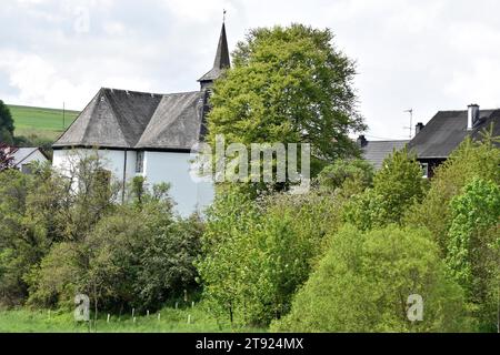 L'église catholique de St Markus à Oberkirn à Hunsrueck, un bâtiment avec une tourelle de crête construit en 1794, Rhénanie-Palatinat, Allemagne Banque D'Images