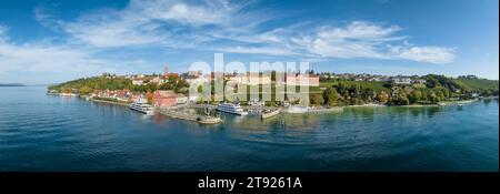 Panorama aérien de la ville de Meersburg avec le port historique de la vieille ville et la promenade du lac, le lac de Constance, le quartier du lac de Constance Banque D'Images