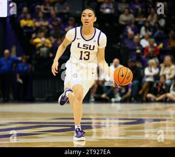 Baton Rouge, États-Unis. 21 novembre 2023. LSU Lady Tigers Guard Last-Tear Poa (13) apporte le ballon au cours d'un match de basket-ball universitaire féminin au Pete Maravich Assembly Center à Baton Rouge, Louisiane, le lundi 20 novembre 2023. (Photo de Peter G. Forest/Sipa USA) crédit : SIPA USA/Alamy Live News Banque D'Images