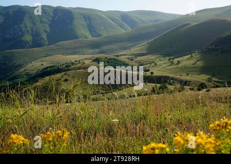 Litlle Tibet, Gran Sasso et Monti della Laga National Park, Apennins, provinces de Teramo, l'Aquila, Pescara, région des Abruzzes, Italie, Gran Sasso et Banque D'Images