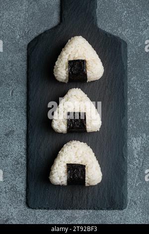 Thon japonais Mayo Onigiri, Banque D'Images