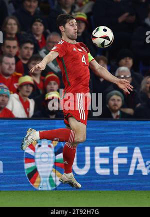 Cardiff, Royaume-Uni. 21 novembre 2023. Ben Davies du pays de Galles lors du match de qualification pour le Championnat d'Europe de l'UEFA au Cardiff City Stadium, Cardiff. Le crédit photo doit se lire comme suit : Darren Staples/Sportimage crédit : Sportimage Ltd/Alamy Live News Banque D'Images