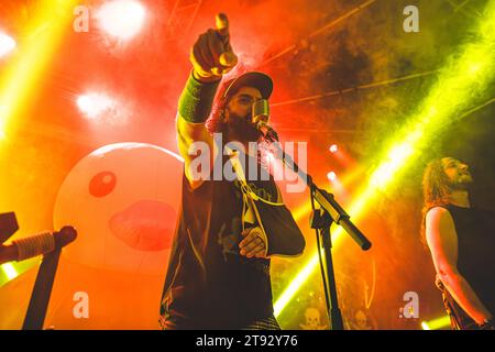 Aarhus, Danemark. 21 novembre 2023. Le groupe de Metal écossais Alestorm donne un concert au Voxhall à Aarhus. Ici, le chanteur et musicien Christopher Bowes est vu en direct sur scène. (Crédit photo : Gonzales photo/Alamy Live News Banque D'Images