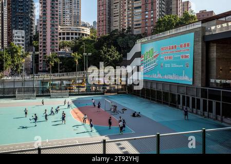 Hong Kong, Chine. 22 novembre 2023. Publicité des élections du conseil de district de Hong Kong affichée à Hong Kong. Crédit : SOPA Images Limited/Alamy Live News Banque D'Images