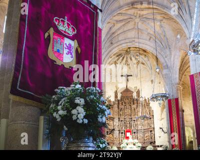 Un intérieur de l'église San Francisco Javier, une église emblématique du patrimoine de la ville de Caceres. Banque D'Images
