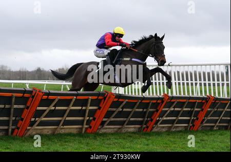 Photo de dossier datée du 29-12-2021 de Dashel Drasher, qui semble prêt à contourner le dispositif Ascot et à se diriger plutôt vers Newbury le week-end prochain. Date de publication : mercredi 22 novembre 2023. Banque D'Images