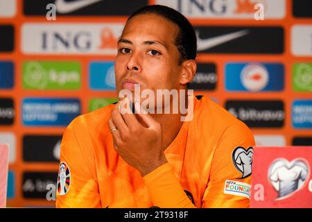 EINDHOVEN, PAYS-Bas - 7 SEPTEMBRE : Virgil van Dijk, des pays-Bas, assiste à une conférence de presse après le match des qualifications européennes de l'UEFA EURO 2024 entre les pays-Bas et la Grèce au Philips Stadion le 7 septembre 2023 à Eindhoven, pays-Bas (photo de Rene Nijhuis/Orange Pictures) Banque D'Images