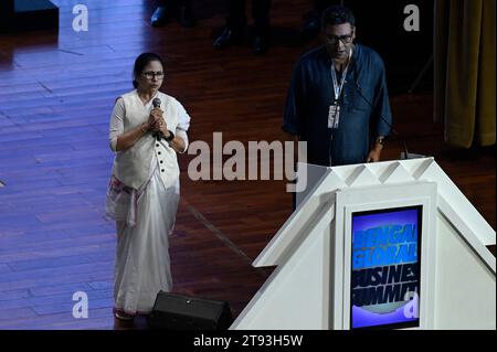 Kolkata, Inde. 21 novembre 2023. KOLKATA, INDE - NOVEMBRE 21 : Mamata Banerjee, ministre en chef du Bengale Occidental (G) avec le ministre Indraneel Sen (D) lors de la session inaugurale du 7e Sommet mondial des entreprises du Bengale 2023 au Biswa Bangla Convention Centre le 21 novembre 2023 à Kolkata, Inde. (Photo Samir Jana/Hindustan Times/Sipa USA) crédit : SIPA USA/Alamy Live News Banque D'Images