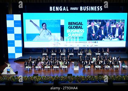 Kolkata, Inde. 21 novembre 2023. KOLKATA, INDE - NOVEMBRE 21 : Mamata Banerjee, ministre en chef du Bengale occidental, a prononcé son discours lors de la session inaugurale du 7e Sommet mondial des entreprises du Bengale 2023 au Biswa Bangla Convention Centre le 21 novembre 2023 à Kolkata, en Inde. (Photo Samir Jana/Hindustan Times/Sipa USA) crédit : SIPA USA/Alamy Live News Banque D'Images