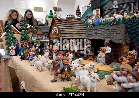 Exposition jubilaire de scènes de nativité à Klementinum, qui a lieu seulement une fois tous les 100 ans, à Prague, République tchèque, le 22 novembre 2023. L'exposition a lieu à Klementinum, où la première scène de la Nativité a été créée dans les pays tchèques en 1562 et où l'exposition Jubilee manger Scene a été organisée en 1923. Une exposition représentative présente les œuvres des meilleurs créateurs contemporains de scènes de la Nativité en République tchèque et c'est la partie tchèque de la célébration mondiale du 800e anniversaire de la première scène de la Nativité créée par St. François d'Assise à Greccio in Banque D'Images