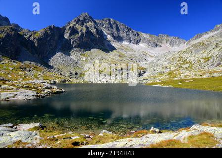 Lac Prostredne Spisske pleso in Mala Studena Dolina, Vysoke Tatry (Tatras Mountains), Slovaquie. Banque D'Images