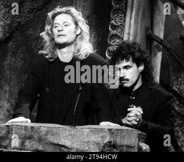 **PHOTO DE FICHIER** Daryl Hall Sues et dépose une ordonnance restrictive sur John Oates. Daryl Hall John Oates 1990 photo de John Barrett/PHOTOlink/MediaPunch Banque D'Images