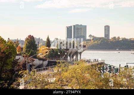 Little Island, Hudson River Park, New York, États-Unis d'Amérique. Banque D'Images