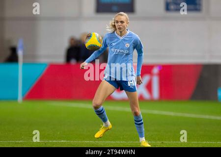 Esme Morgan #14 de Manchester City lors du match de la coupe continentale féminine de la FA du groupe B entre Manchester City et Leicester City au joie Stadium, Manchester le mercredi 22 novembre 2023. (Photo : Mike Morese | MI News) crédit : MI News & Sport / Alamy Live News Banque D'Images