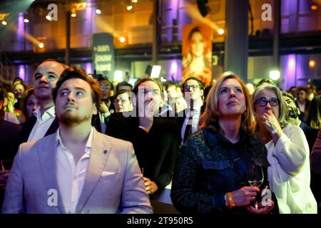 LA HAYE - les membres du VVD répondent au scrutin de sortie des élections à la Chambre des représentants. ANP KOEN VAN WEEL netherlands Out - belgique Out Banque D'Images