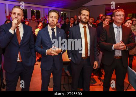 KAMERIK - les membres du Parti Chris Stoffer, Andre Flach, Diederik van Dijk, (lm-r) du SGP suivent les résultats des élections à la Chambre des représentants. ANP VINCENT JANNINK netherlands Out - belgique Out Banque D'Images