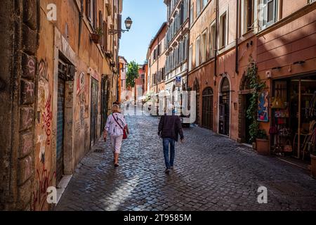 Scène de rue romantique de Trastevere Rome Italie Banque D'Images