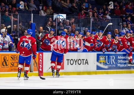 Rochester, New York, États-Unis. 25 novembre 2023. Les joueurs de Laval Rocket célèbrent un but en première période contre les Américains de Rochester. Les Américains de Rochester ont accueilli le Rocket de Laval dans un match de la Ligue américaine de hockey au Blue Cross Arena de Rochester, New York. (Jonathan Tenca/CSM). Crédit : csm/Alamy Live News Banque D'Images