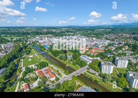 Vue aérienne de la ville de Rosenheim en haute-Bavière autour du stade de glace Banque D'Images