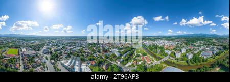 Vue aérienne de la ville de Rosenheim en haute-Bavière autour du stade de glace Banque D'Images