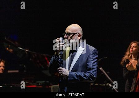 Concert de musique de chanteur italien - Mario Biondi - Live 2023 Mario Biondi Milan Teatro Lirico Giorgio Gaber Italie Copyright : xLucaxMicheli/TSCKx/xLiveMediax LPM 1137830 crédit : Imago/Alamy Live News Banque D'Images