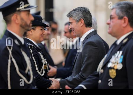 Lisbonne, 20/11/2023 - le ministre de l'intérieur, José Luís Carneiro, a présidé une cérémonie commémorant le 156e anniversaire du Commandement métropolitain de Lisbonne du PSP. Lors de cette cérémonie, le PSP a présenté le plan prévention et visibilité - un plan pour un secteur. Banque D'Images