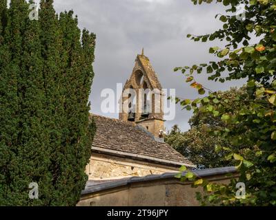 Église St Georges dans le village de Kelmscott, Oxfordshire ; les premières parties datent du 12e siècle Banque D'Images