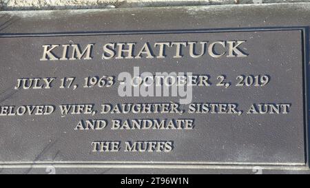 Glendale, Californie, États-Unis 21 novembre 2023 la chanteuse Kim Shattuck tombe dans la section lumière gentille au Forest Lawn Memorial Park le 21 novembre 2023 à Glendale, Californie, États-Unis. Photo de Barry King/Alamy stock photo Banque D'Images