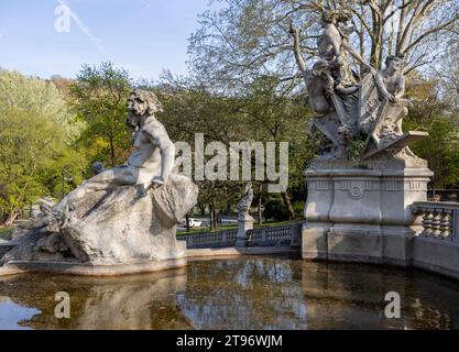 TURIN, ITALIE, 11 AVRIL 2023 -la fontaine des 12 mois près du parc Valentino à Turin (Torino), Piémont, Italie Banque D'Images