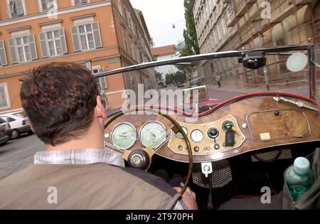 DATE D'ENREGISTREMENT NON INDIQUÉE technologie de voiture plus ancienne vue sur les voitures classiques voitures hystoric avec technologie plus ancienne Banque D'Images