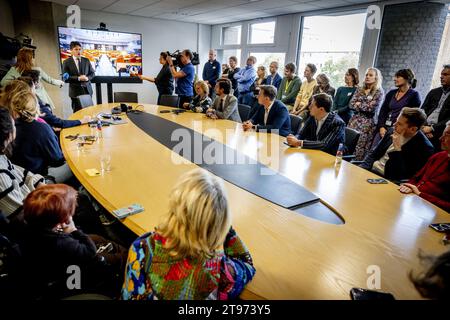 LA HAYE - le chef du Parti Henri Bontenbal lors d'une réunion de faction CDA, un jour après les élections à la Chambre des représentants. ANP ROBIN UTRECHT netherlands Out - belgique Out Credit : ANP/Alamy Live News Banque D'Images