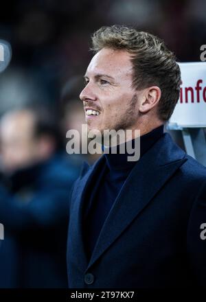Berlin, Olympiastadion, 18.11.23 : l’entraîneur-chef Julian Nagelsmann, d’allemagne, sourit avant le match amical entre l’Allemagne et la Turquie. Banque D'Images